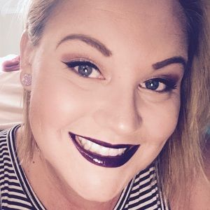 Meet your Posher, Tia